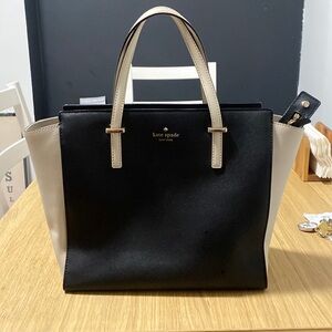 Beautiful leather Kate Spade bag in great condition.